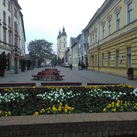 Thomylee Apartman