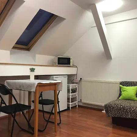 Thomylee Apartman Apartament