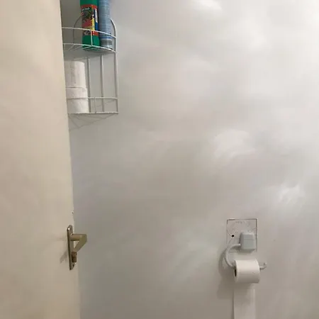 Thomylee Apartman Apartment